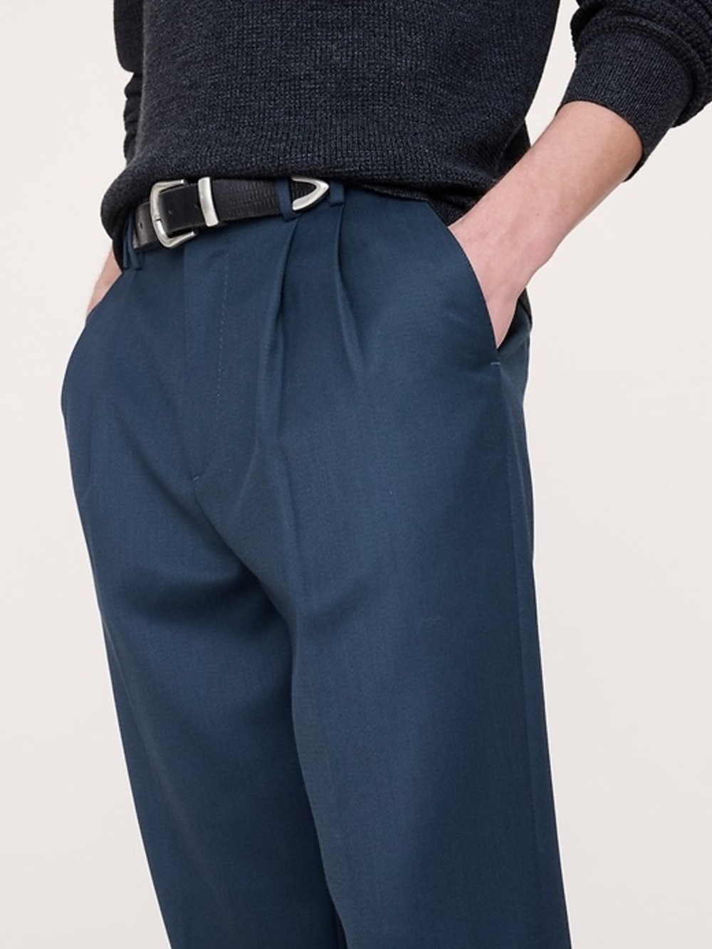 Banana Republic Men's Pleated Dress Pants in Navy